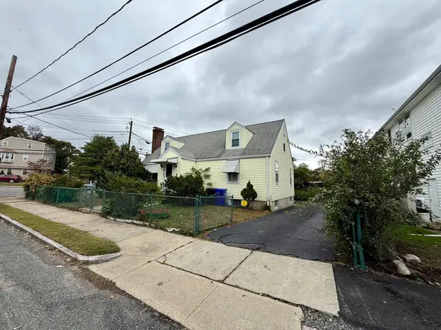 19 Brookdale Rd