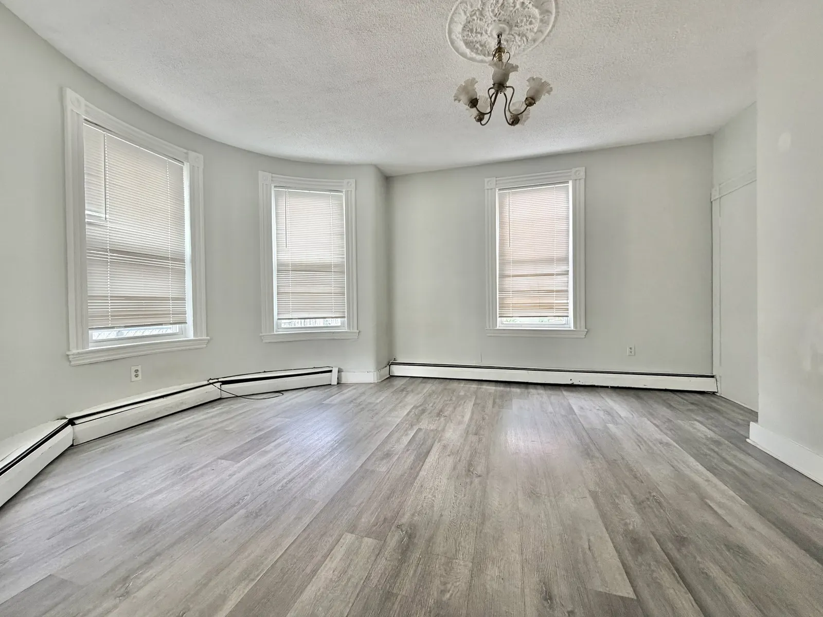 8-10 Oakland St #1, Boston