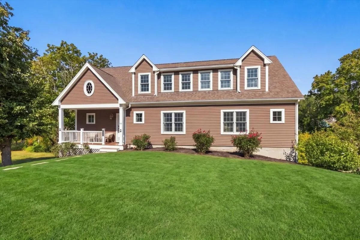 276 East Street, Hingham