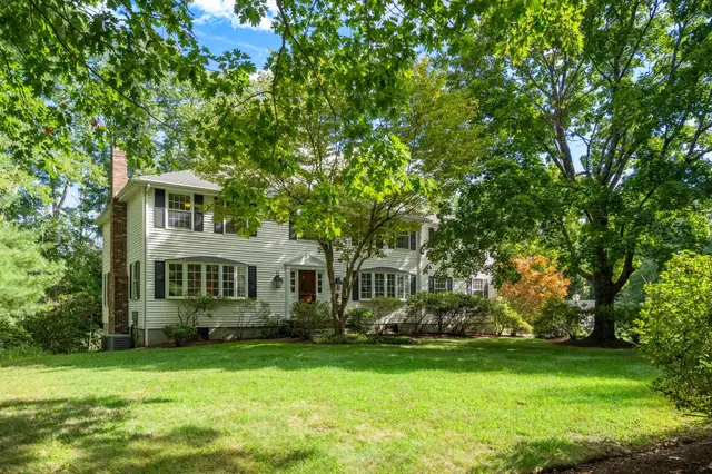 10 Circle Dr