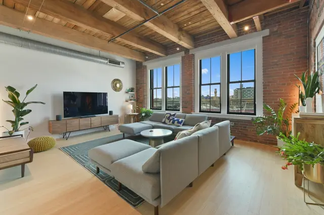 9 W Broadway #410