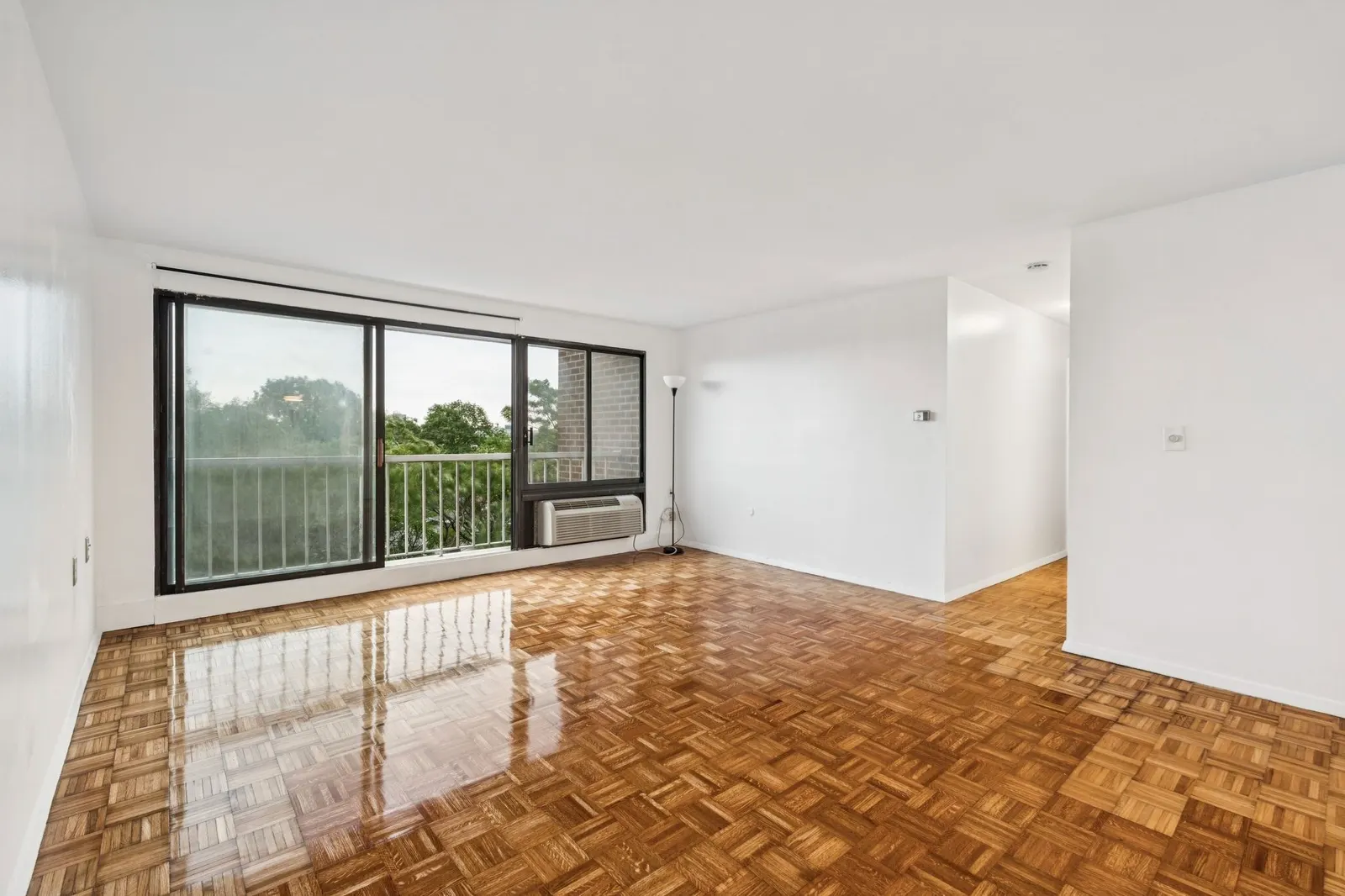 1105 Massachusetts Ave #6A, Cambridge
