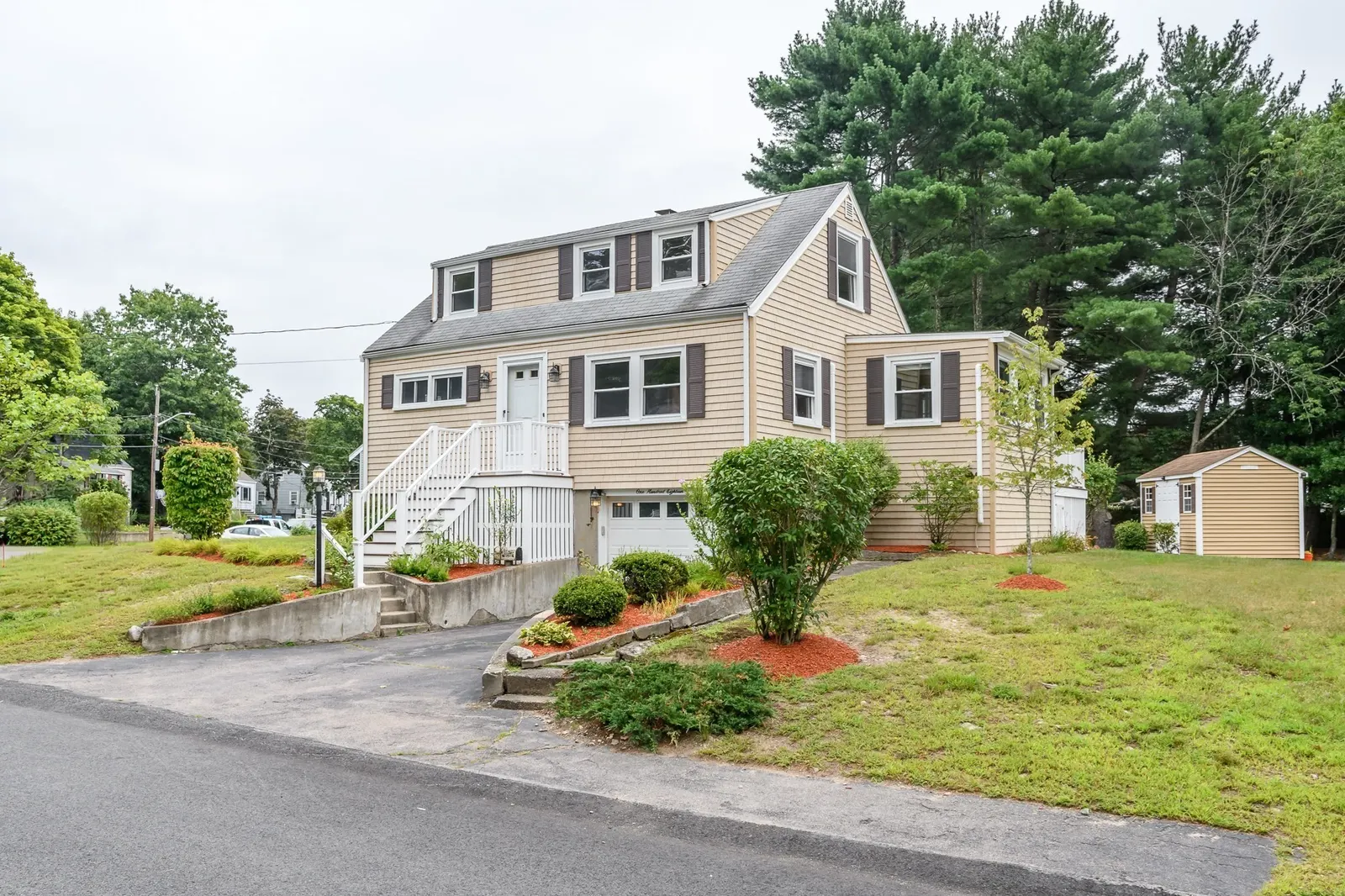 118 Brickel Rd, Stoughton