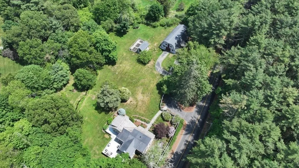 136 South Pleasant, Hingham