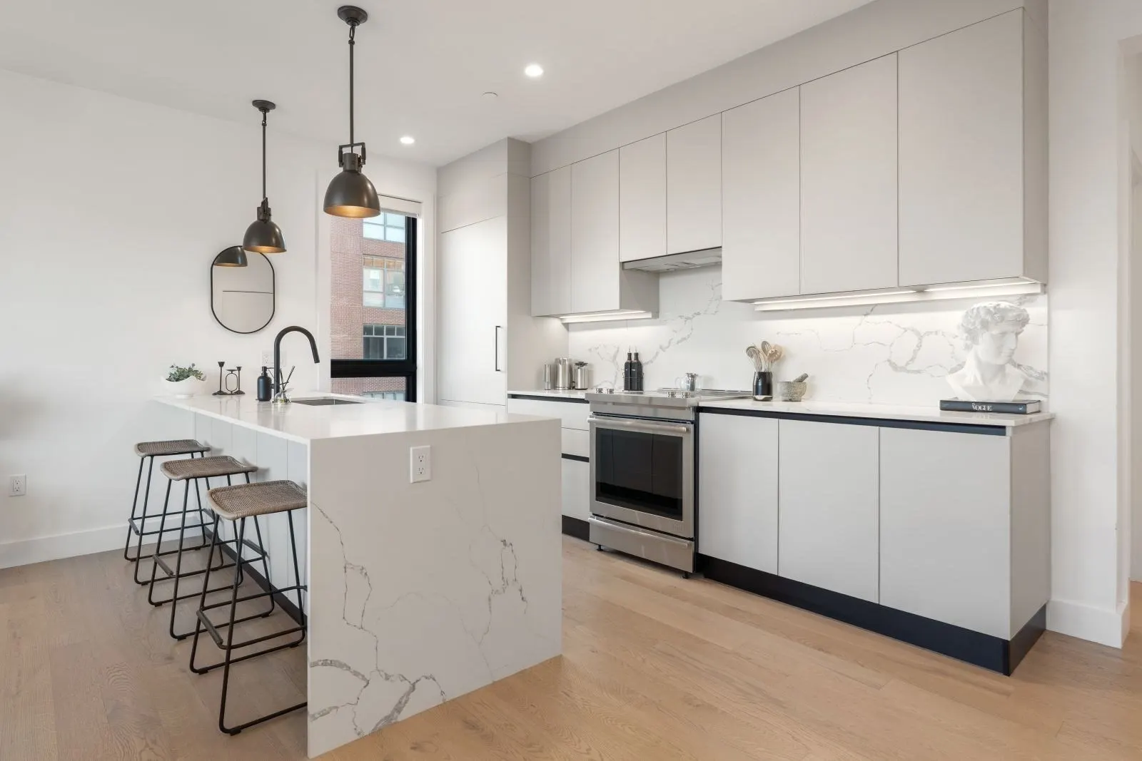 75 W Broadway #202, Boston