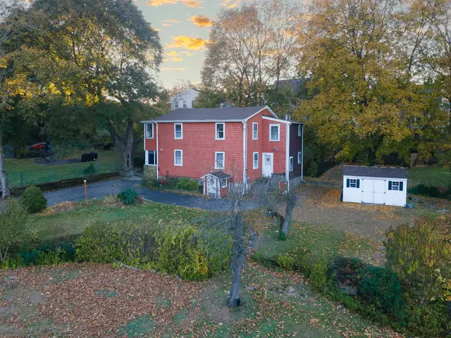 30 Puritan Rd