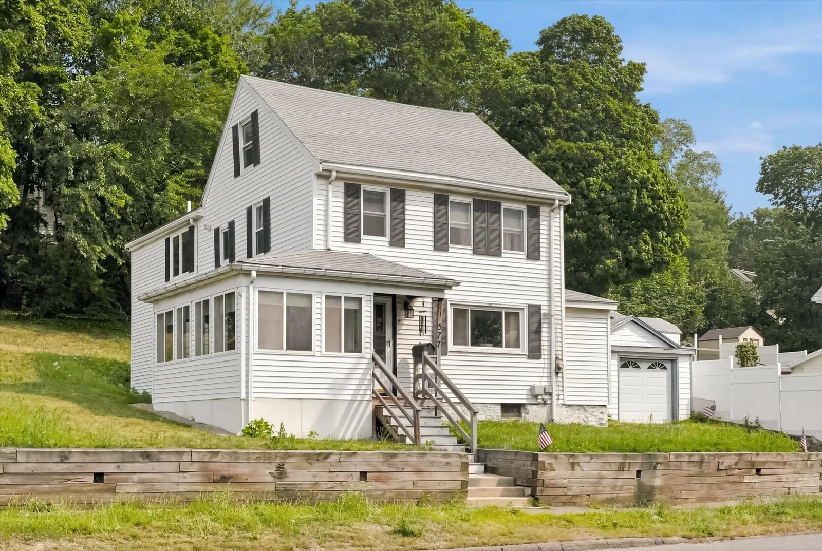 277 Lincoln Ave, Saugus