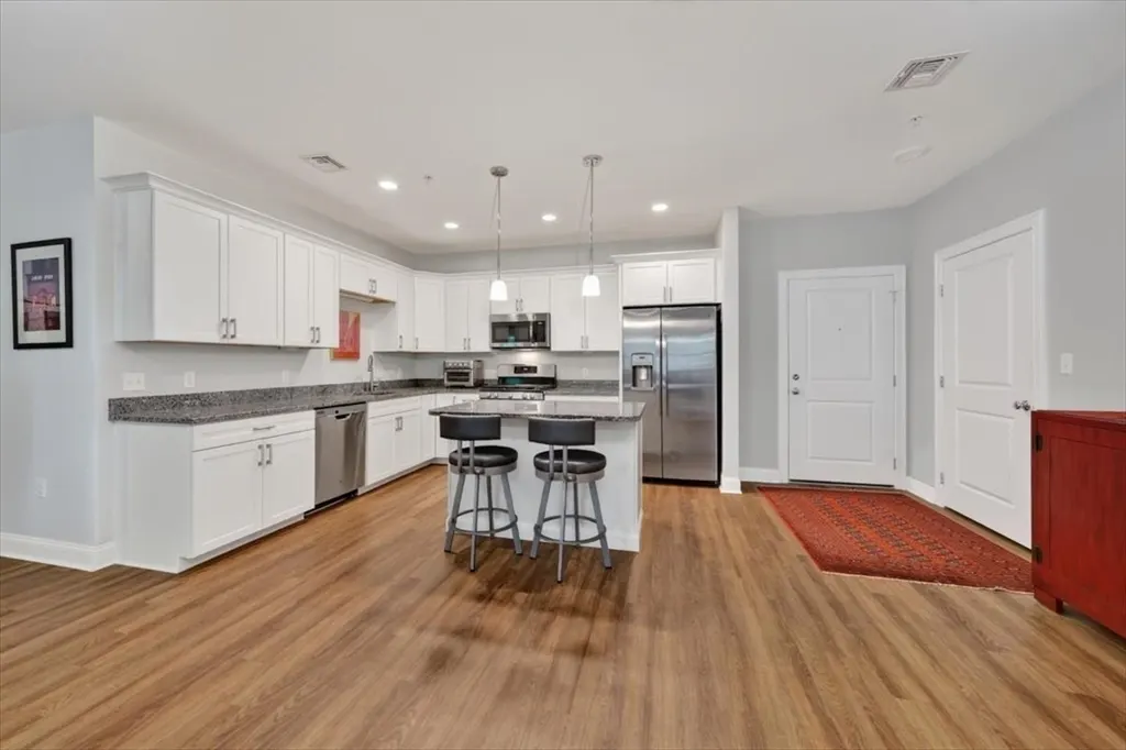 2 Longwood Lane #204, Hanover