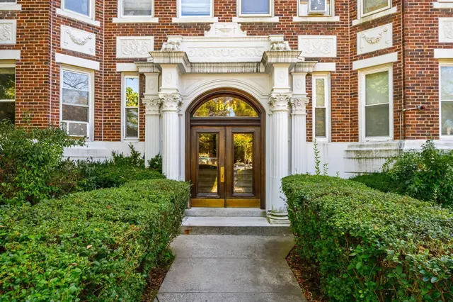 1840 Commonwealth Ave #8