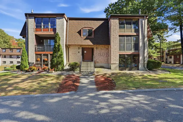 6 Greenbriar Drive #104