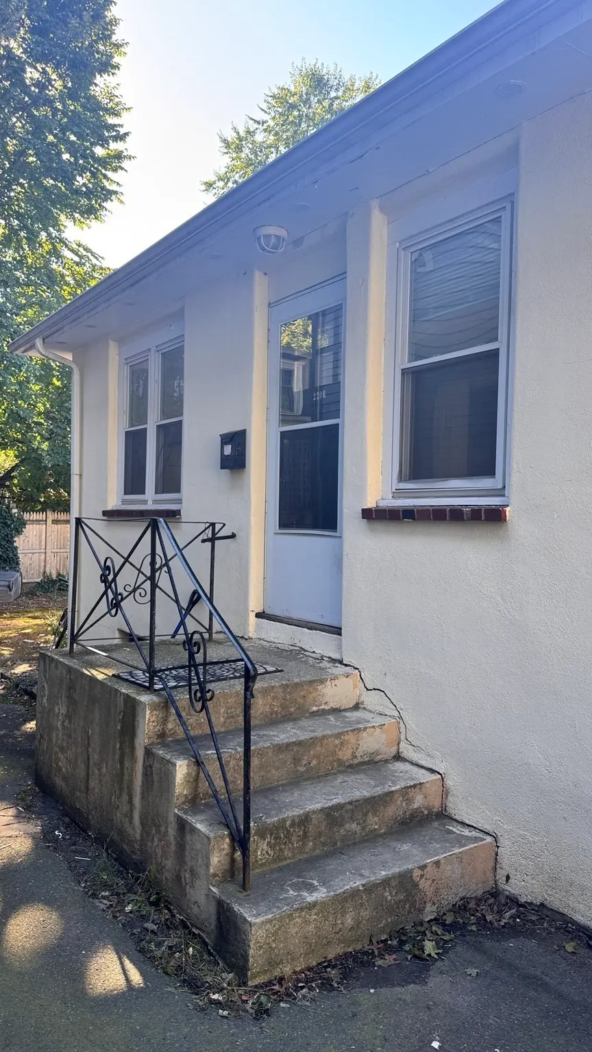 220R Hamilton St #1, Cambridge