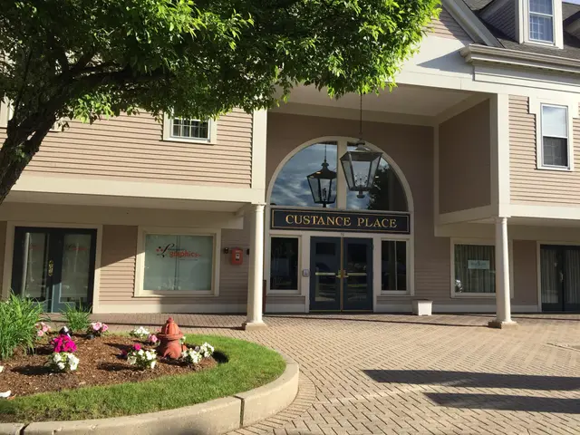 76 Bedford St #18