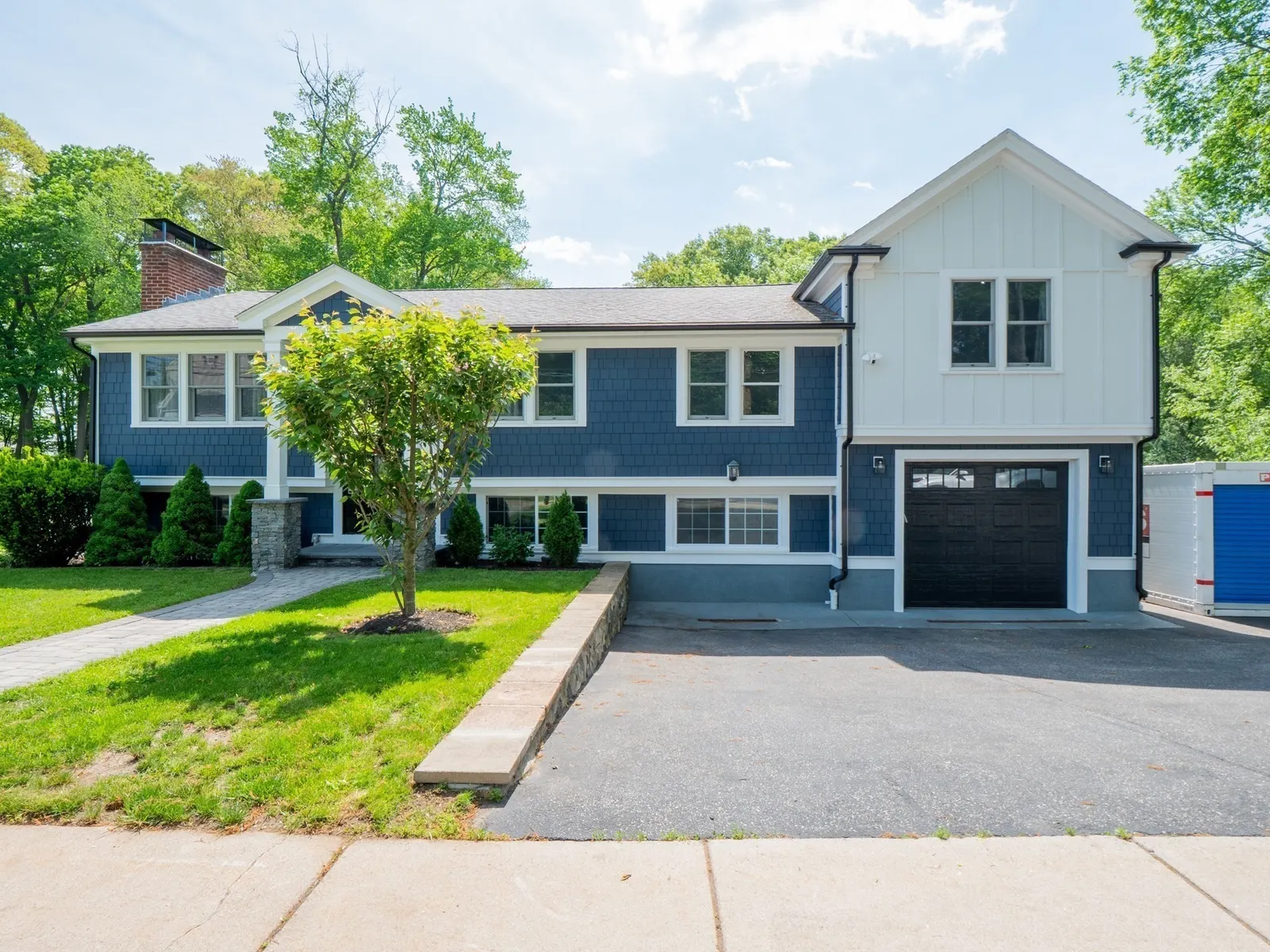 159 Mishawum Rd, Woburn