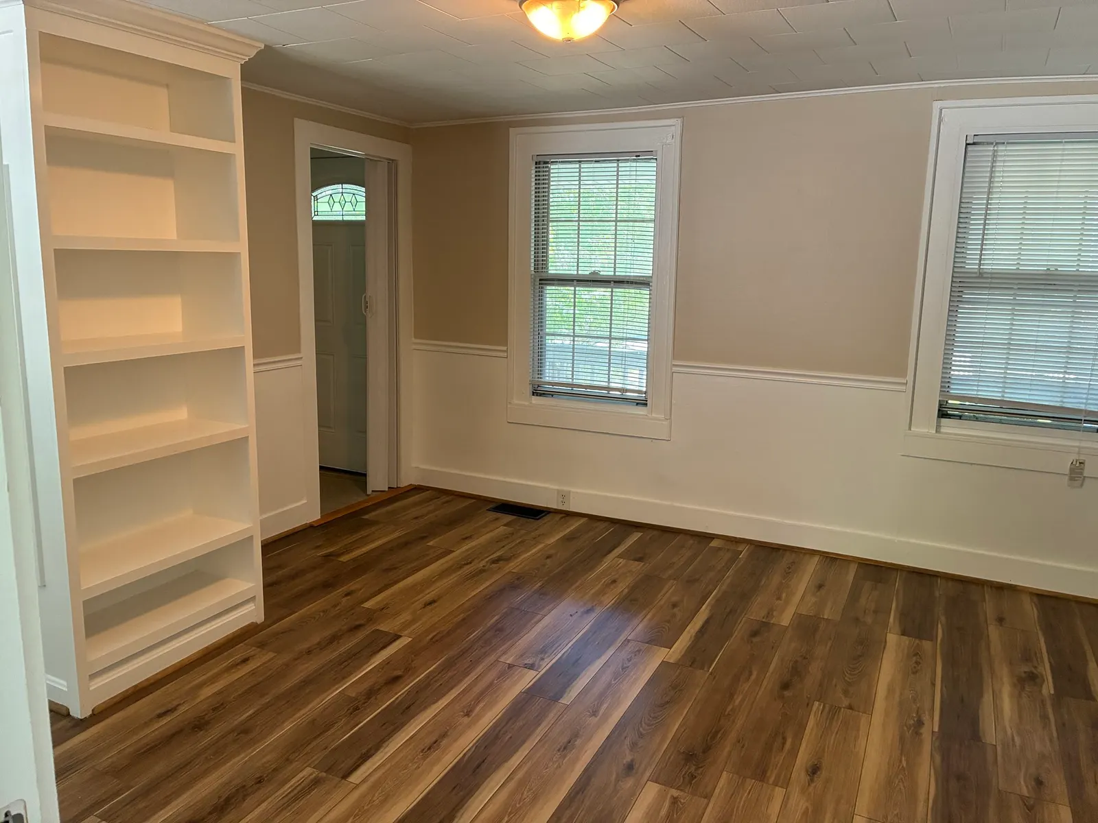 180 Main St #2B, Medway