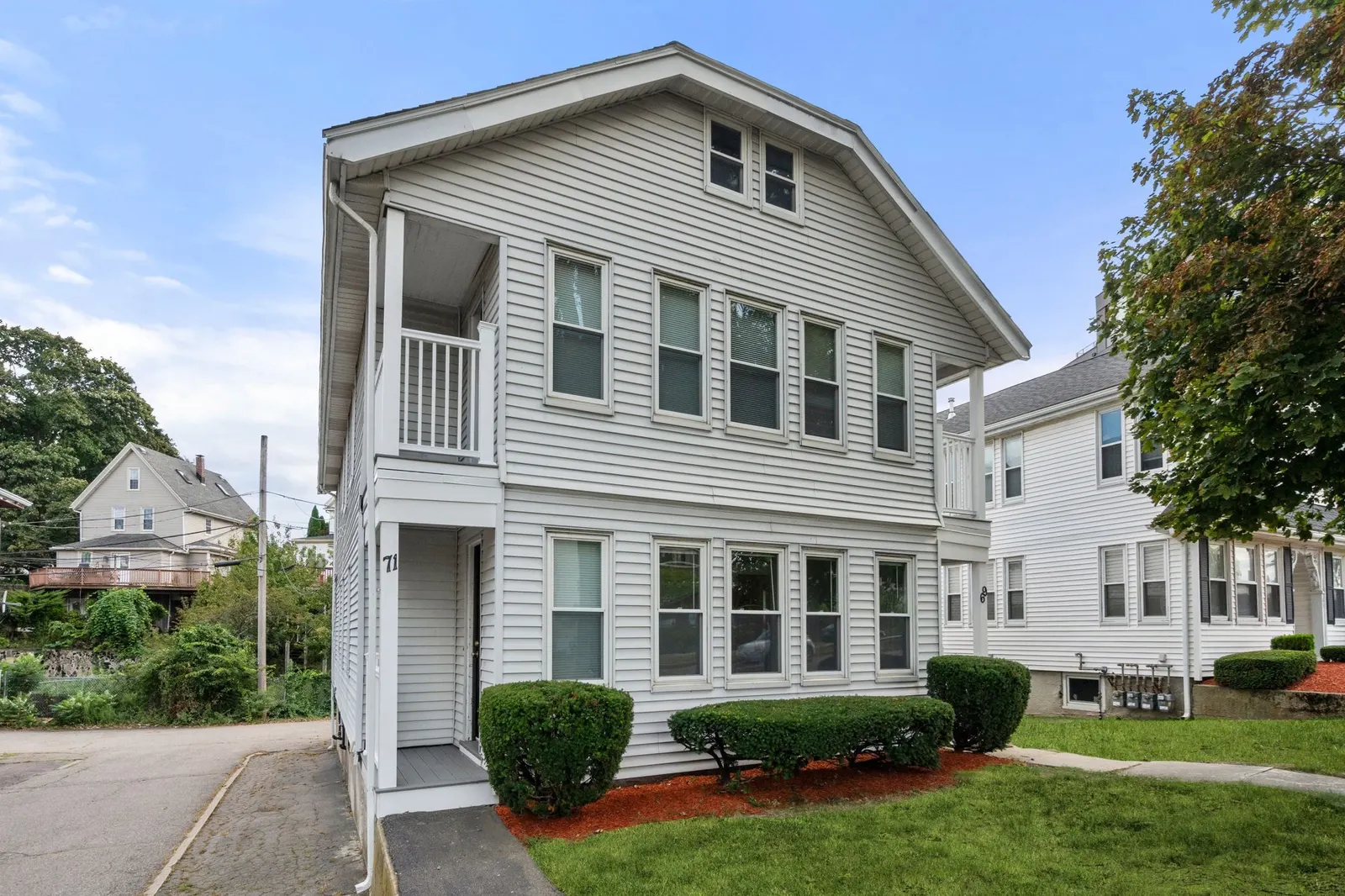 69-71 Quincy Shore Dr, Quincy