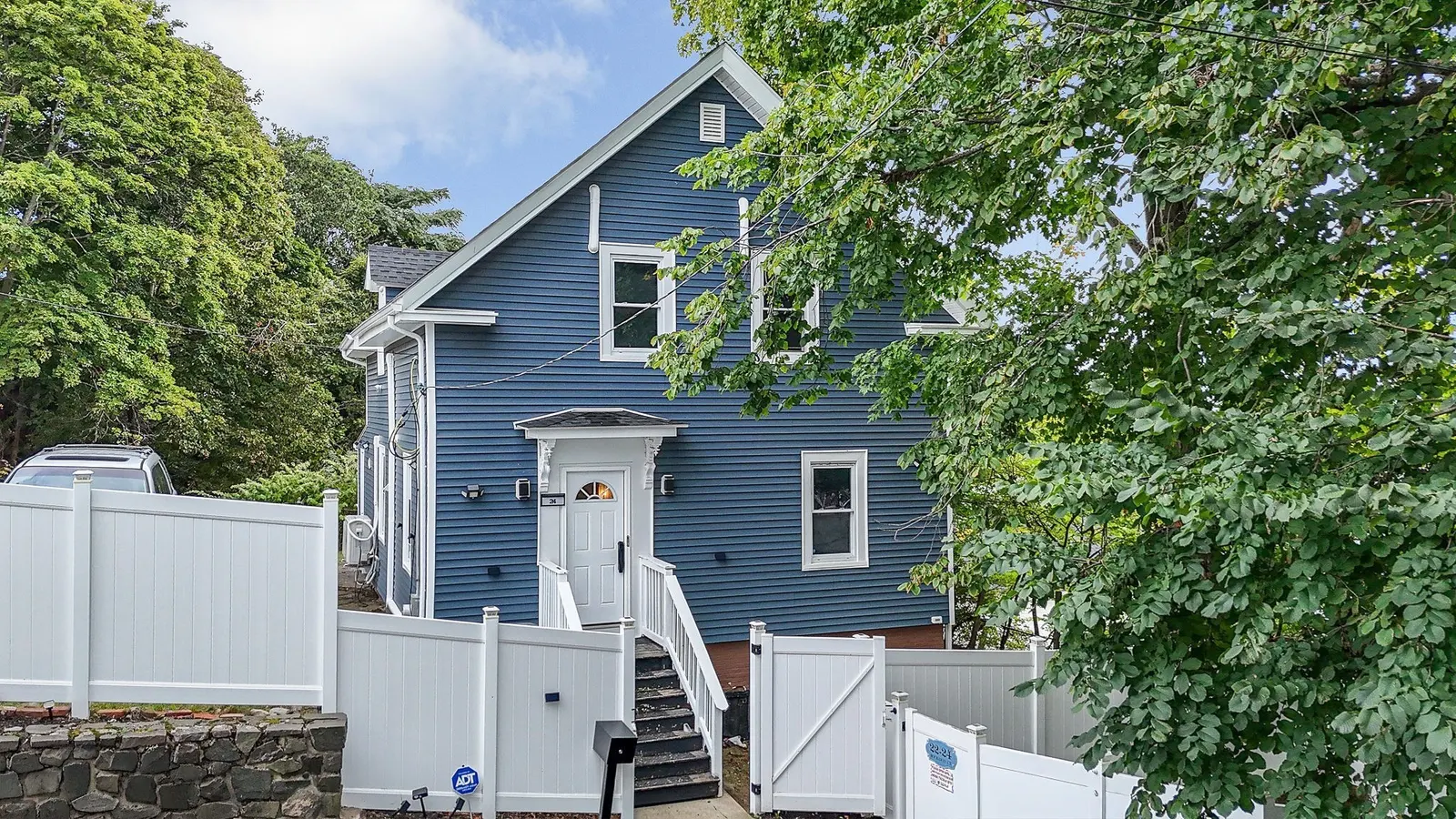 24 Rockaway Ct, Lynn
