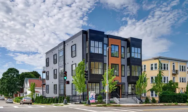 4471 Washington #101