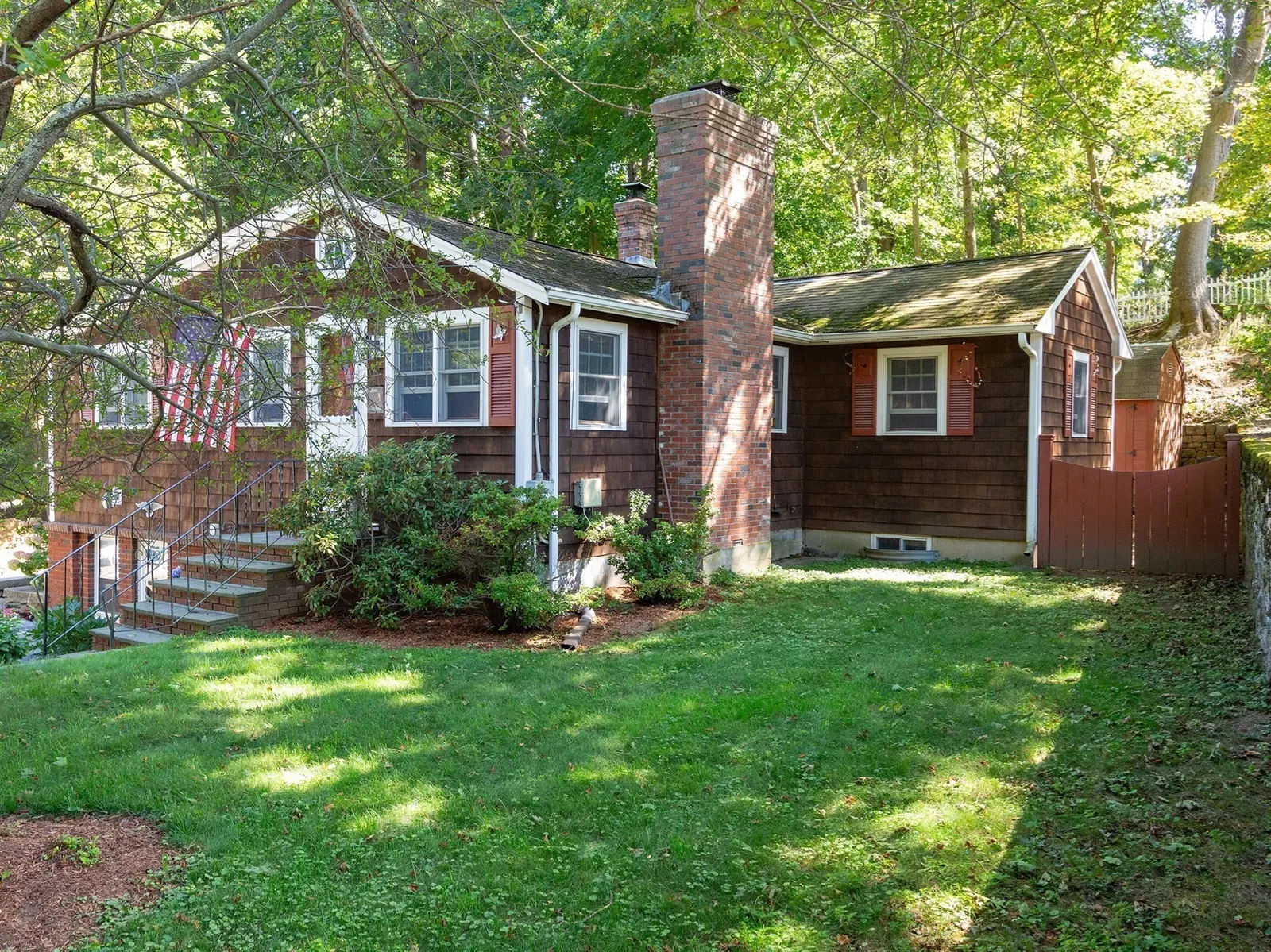 5 Mansion Rd, Wayland