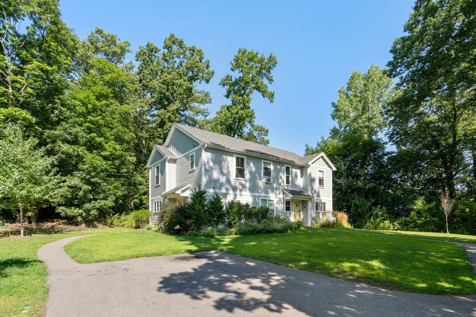 299-301 Bacon St, Natick