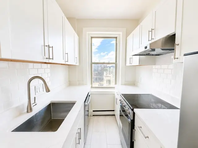 15 Colborne Rd #PH