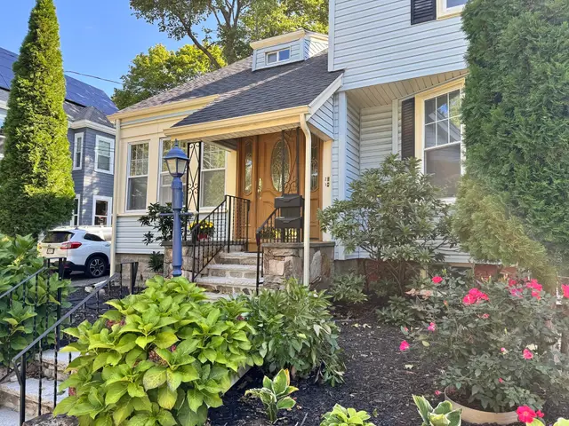 52 Quincy Street #2