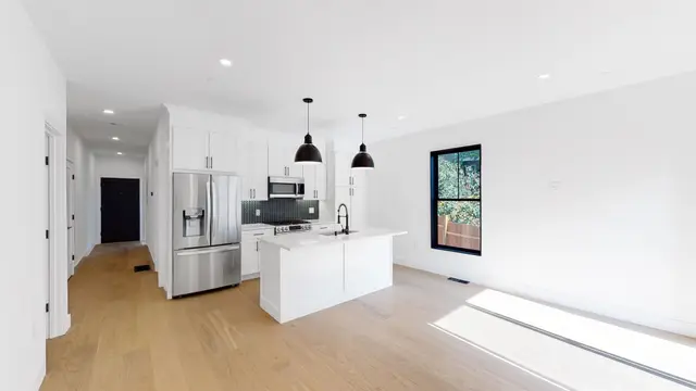 19-21 Buttonwood St #1