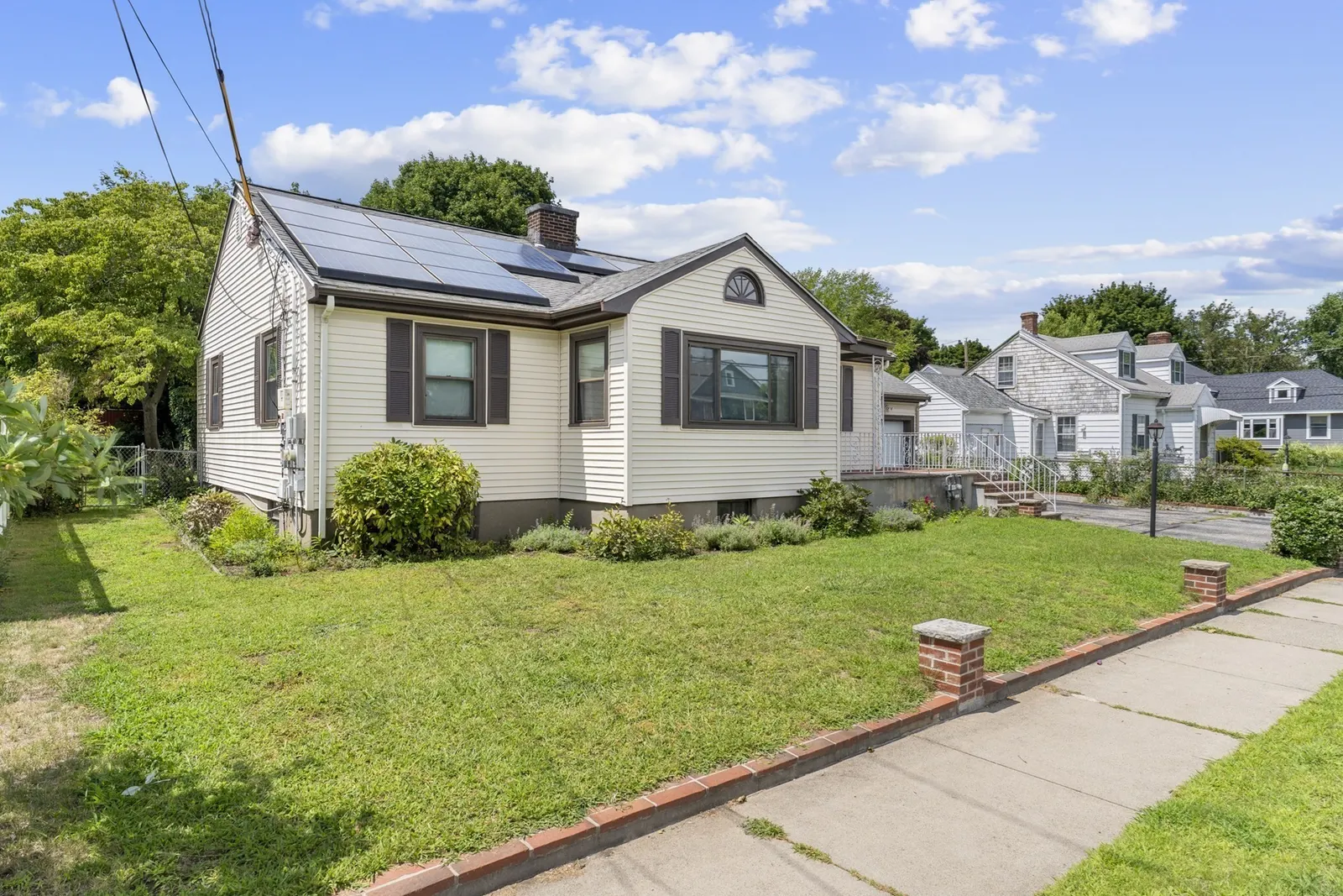 96 Loring Ave, Winchester