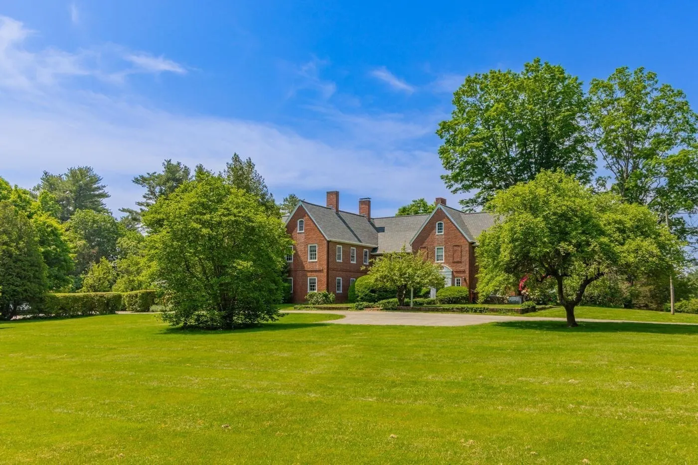 82 River Rd, Topsfield
