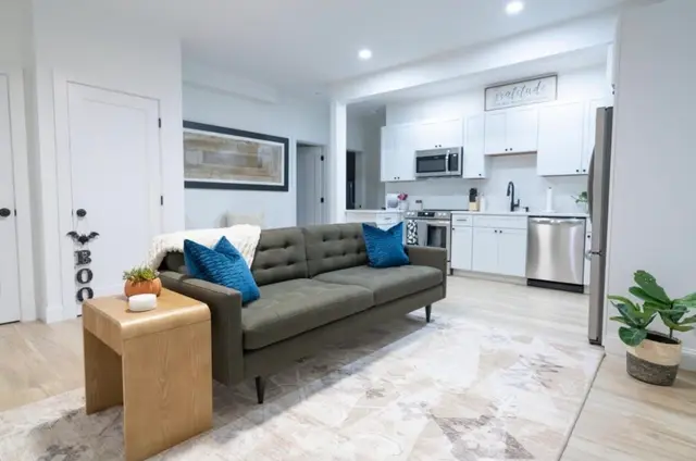 8 Enon St #102