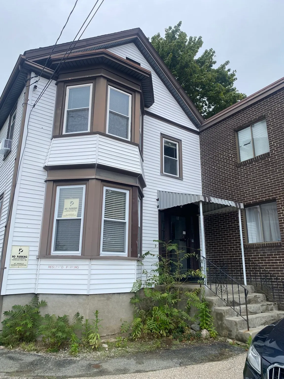 17 Avery, Needham