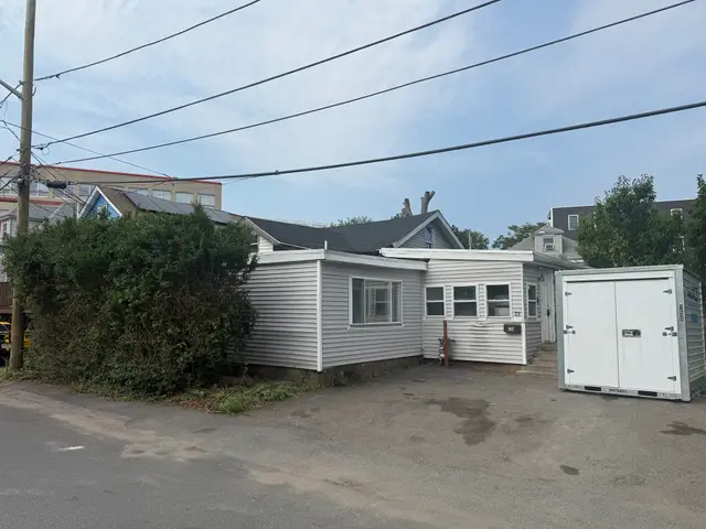 33 Avalon St