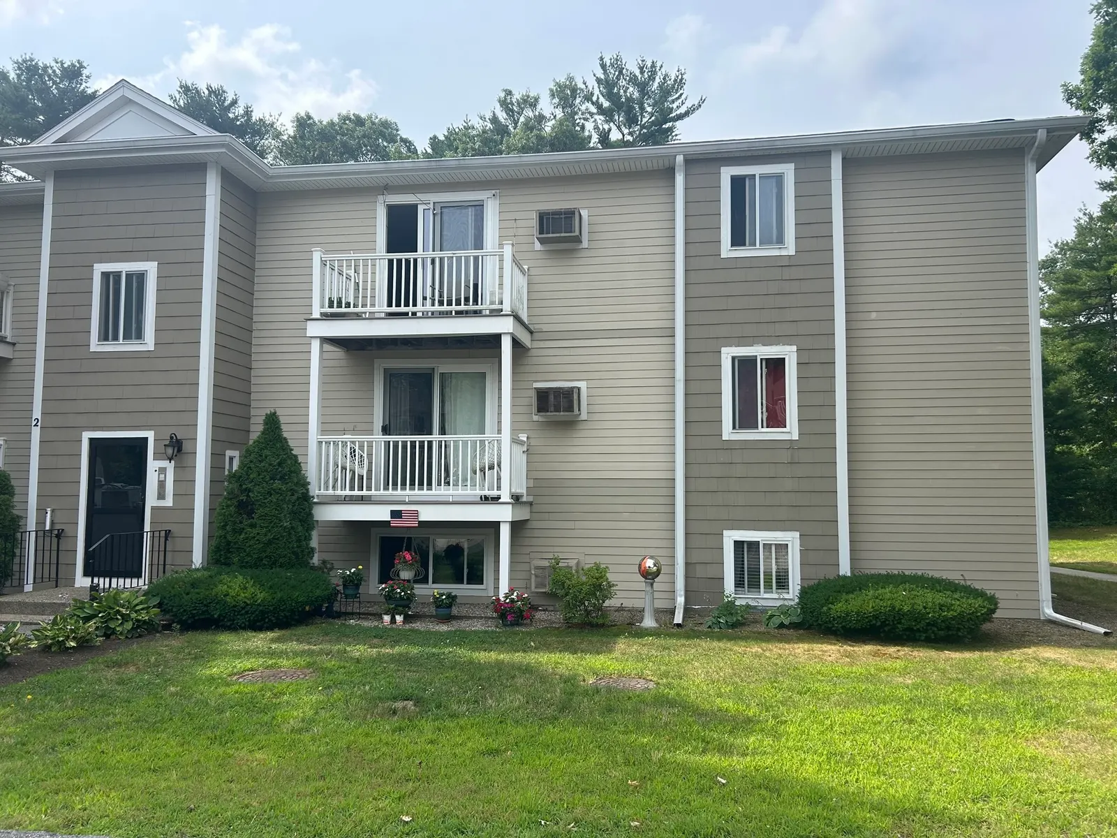451 School St #2-3, Marshfield