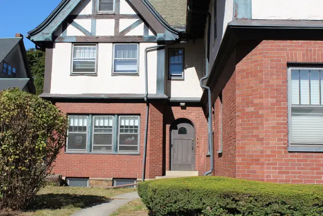 96 Mt. Auburn #96