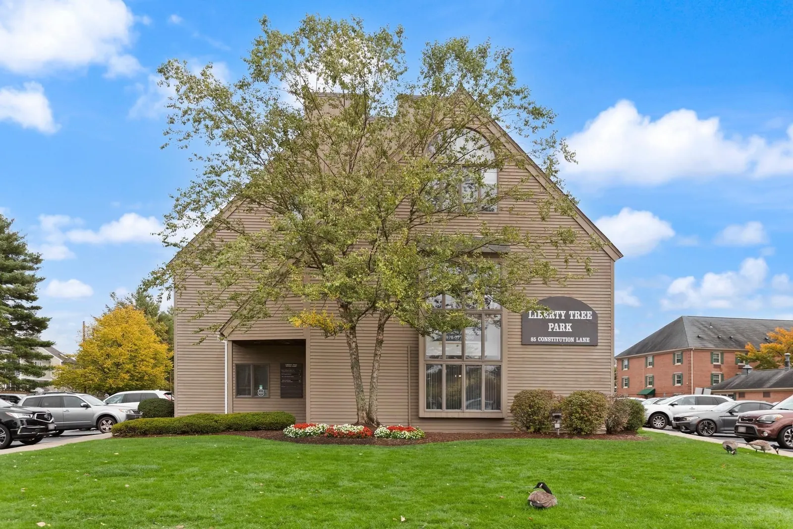 85 Constitution Ln, Danvers