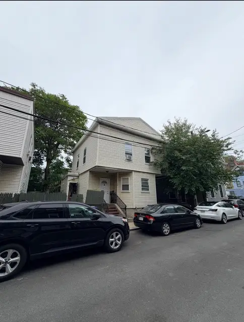 30 Blaine St