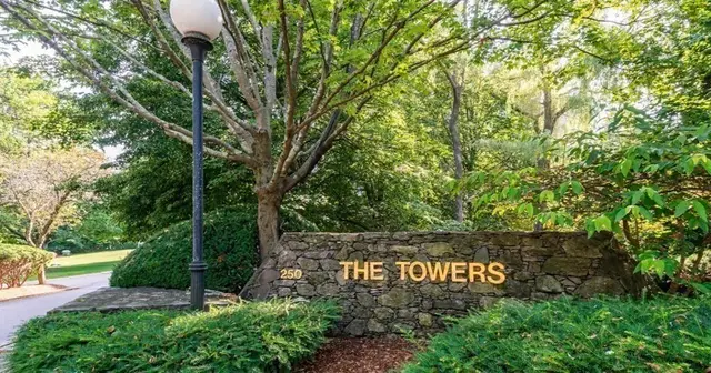 250 Hammond Pond Parkway #812 N