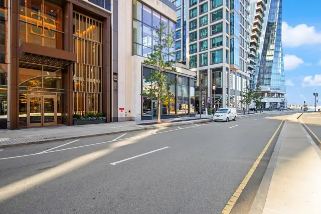 135 Seaport Blvd #1111