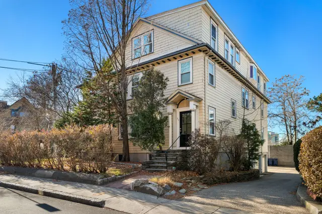 65-67 Saint James Circle
