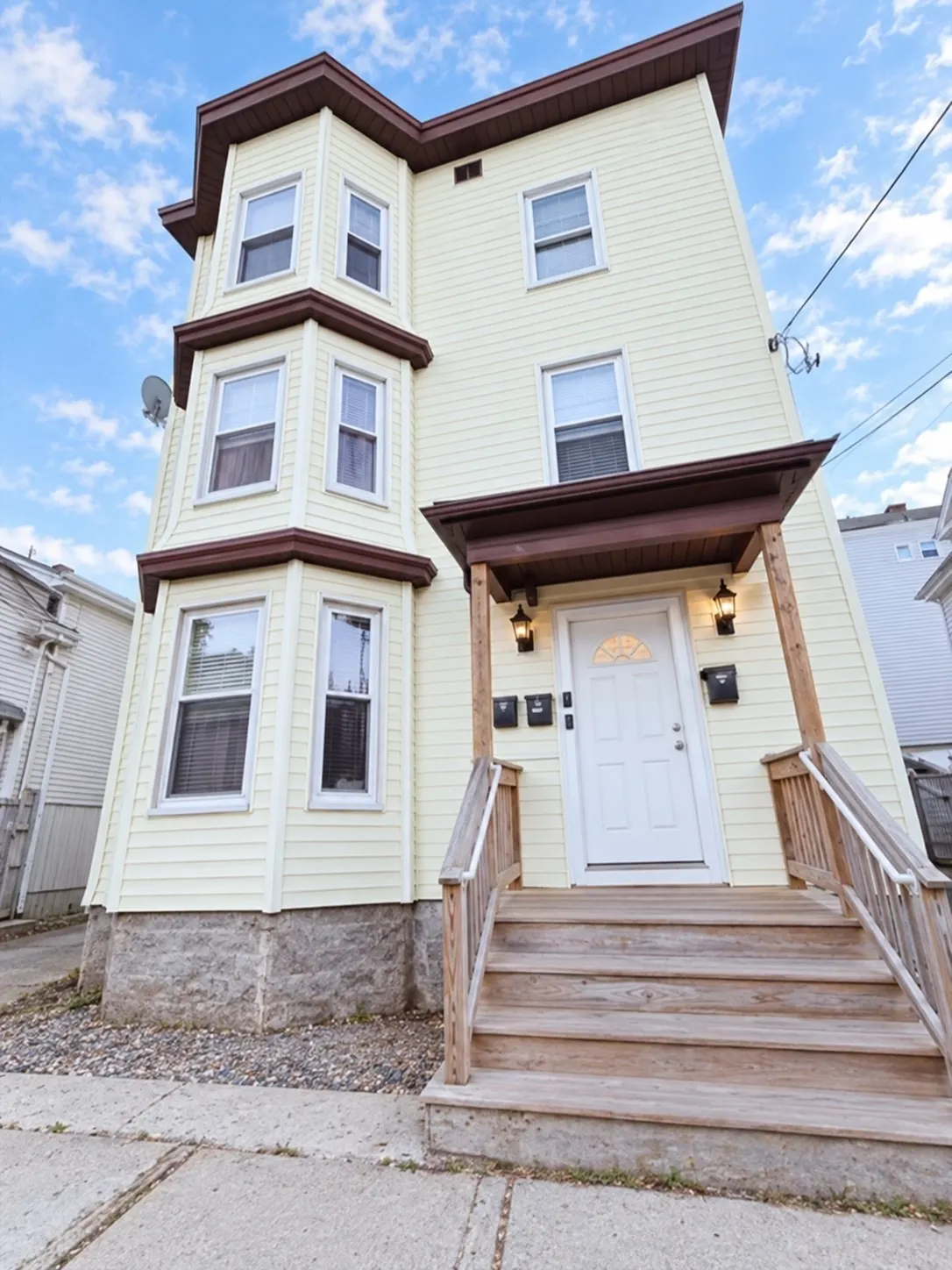 46 Grove St #3, Lynn