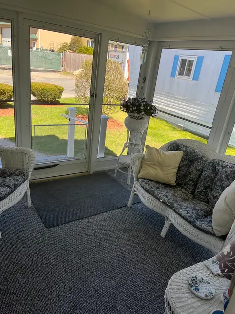 18 Eldorado Dr