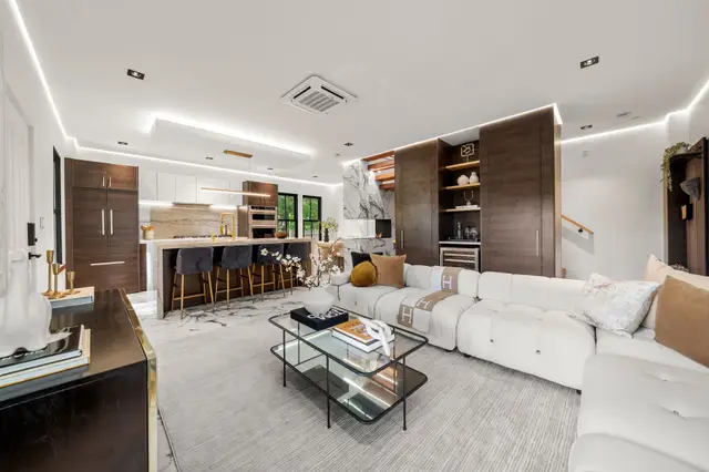 304 Elliot St. Carriage House S #4