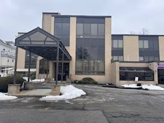 564 Main St, Waltham