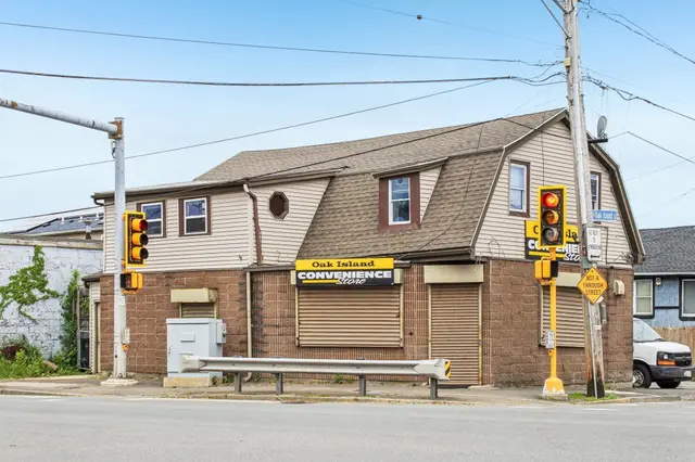 831 N Shore Rd
