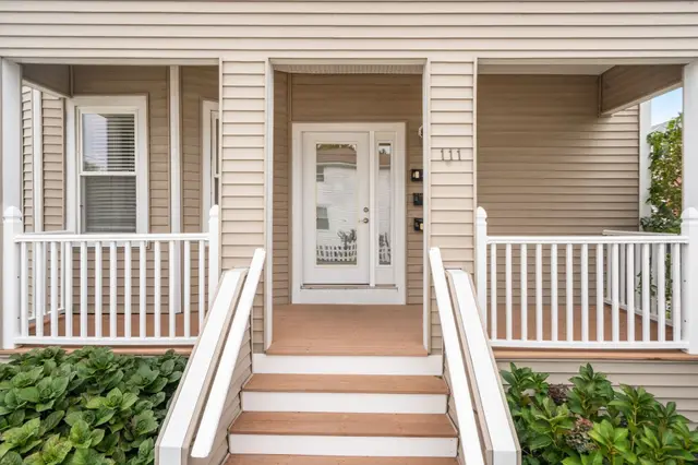 111 Sumner St #2