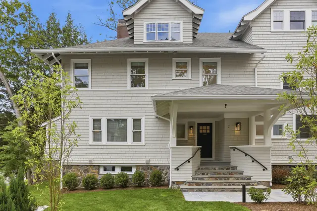 38 Edgewood Rd #2