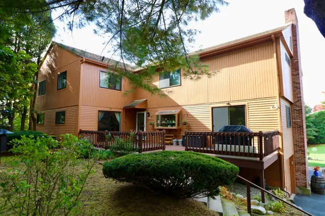 25B Country Club Ln #B