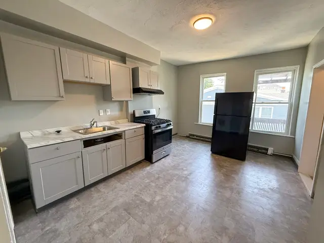 26 Alpine St #3