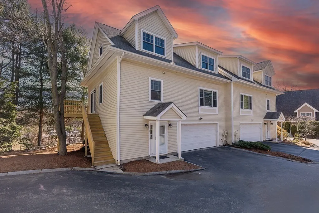 81 Beecher Pl #81, Newton