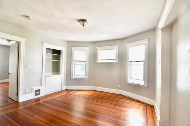 42 Colonial Ave #2