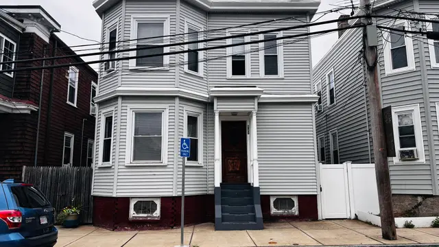 427 Winthrop St #1